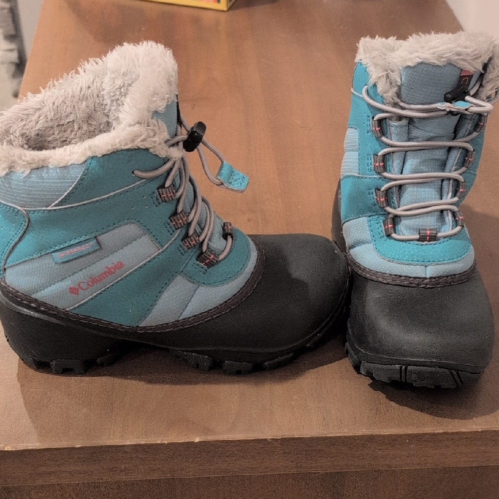 Columbia Kids' Teal and Black Snow Boots